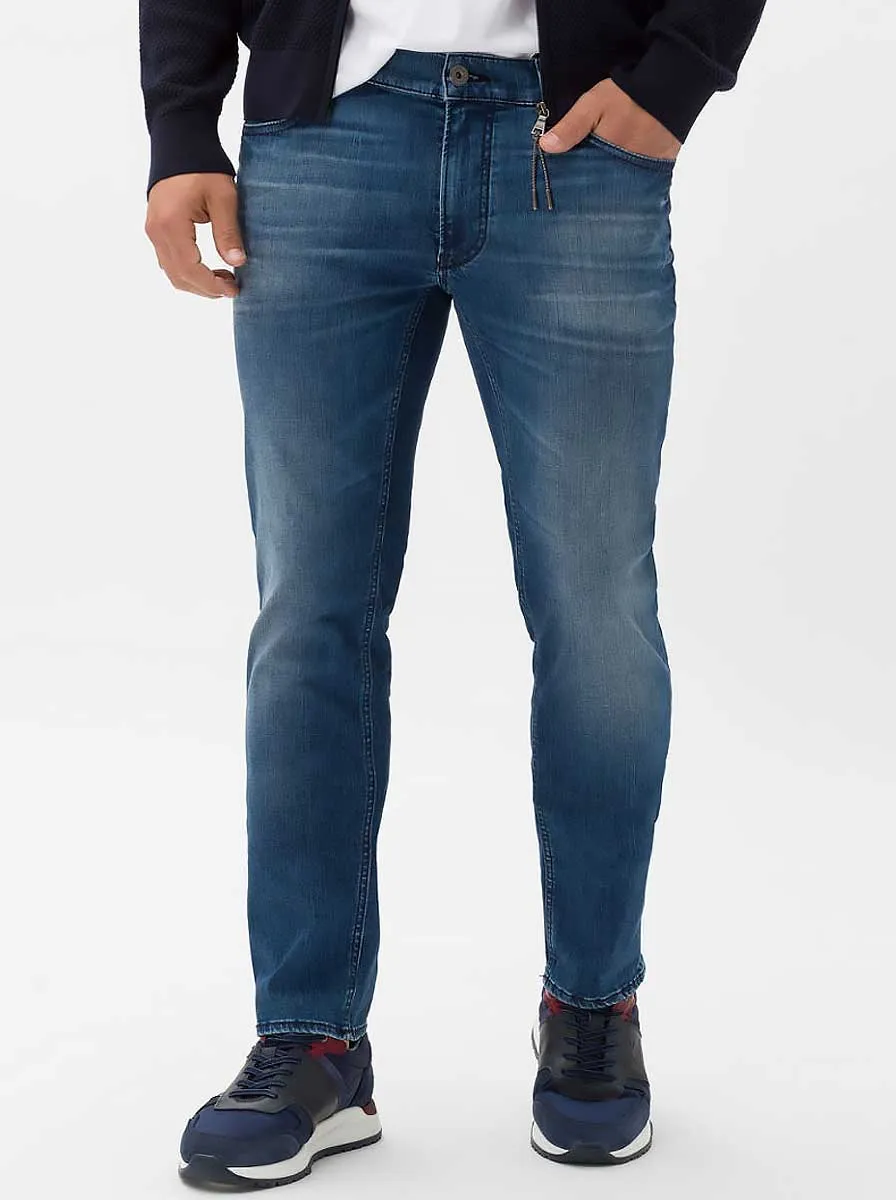 Brax - Chuck Hi-Flex Denim: Tapered Leg Vintage Blue Jeans