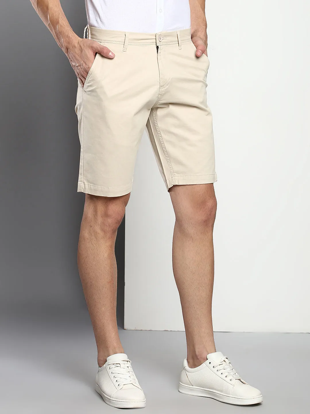 Men's Cream Slim Fit Mid Rise Casual Cotton Shorts