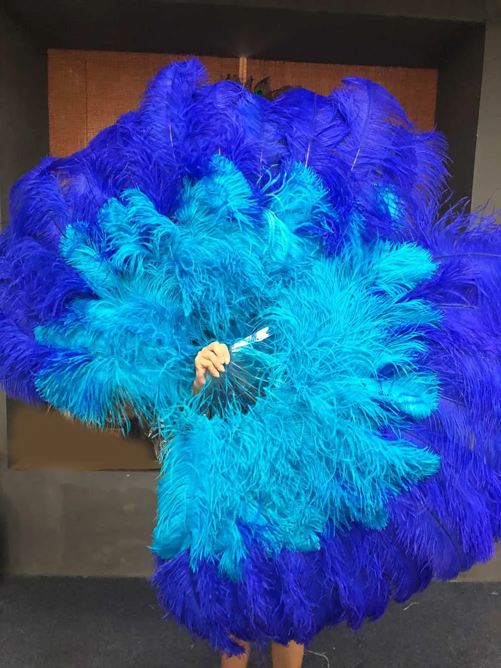 Mix blue & royal blue XL 2 Layer Ostrich Feather Fan 34''x 60'' with Travel leather Bag